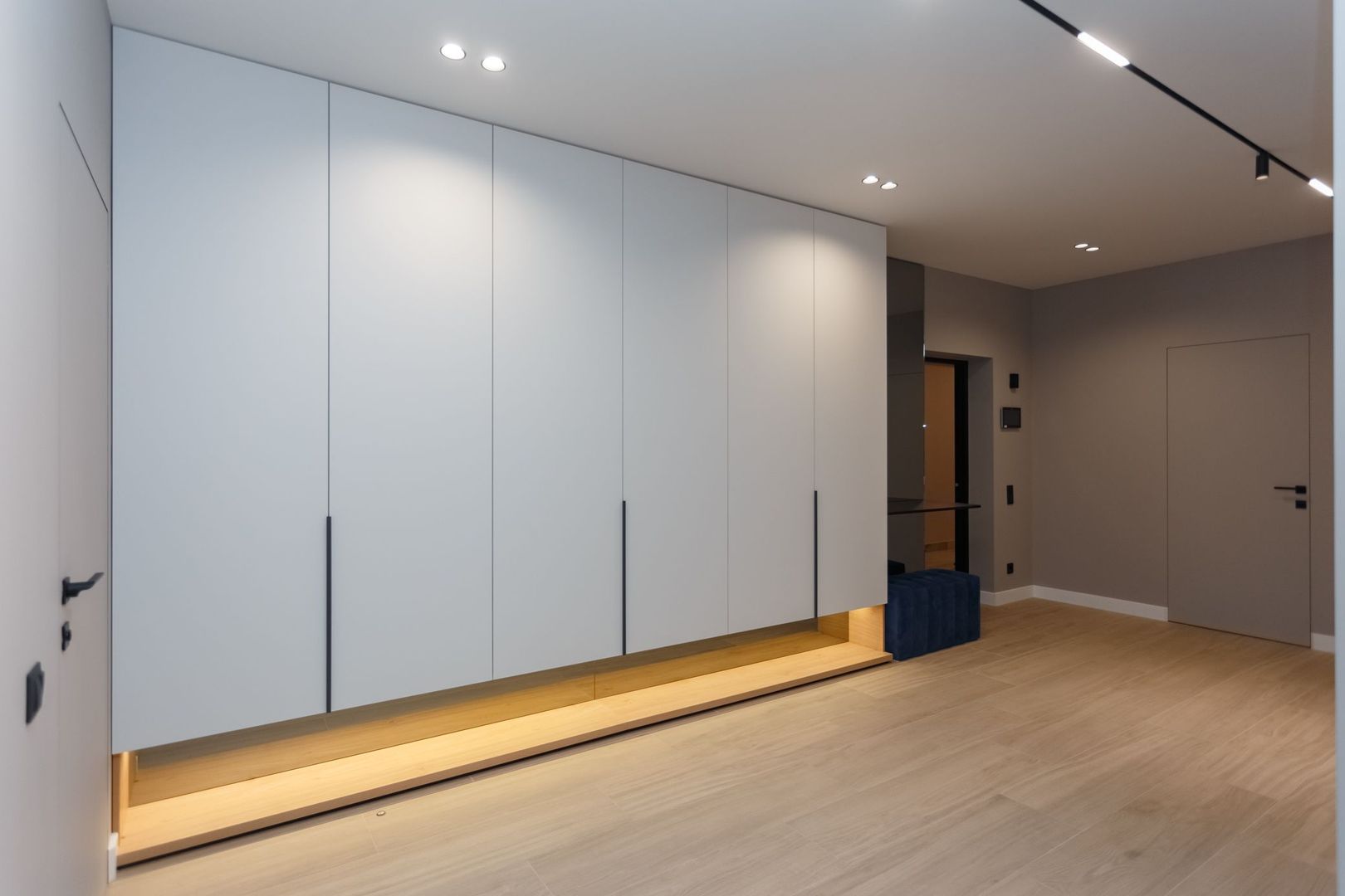 De închiriat apartament, 3 dormitoare + terasă, str. Teatrală 3, Centru. - Poză 23