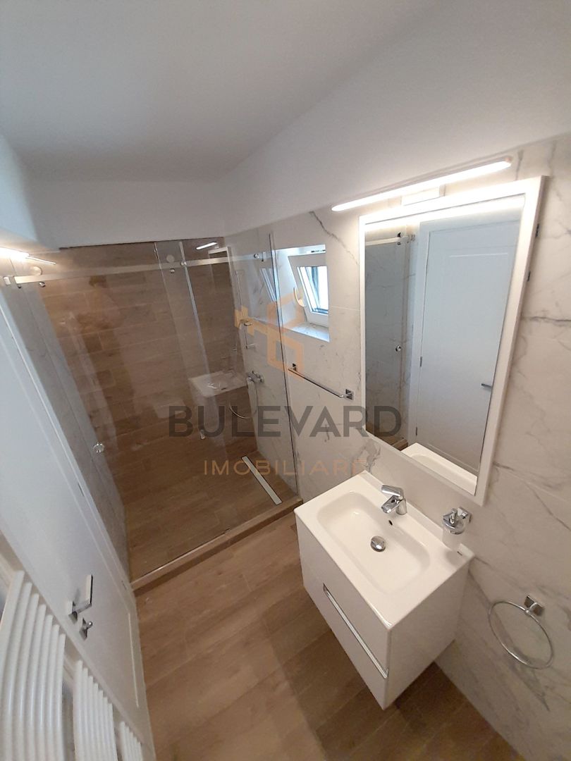 Penthouse de lux 150 mp utili + 200 mp terasa + 2 parcari subterane - Poză 9