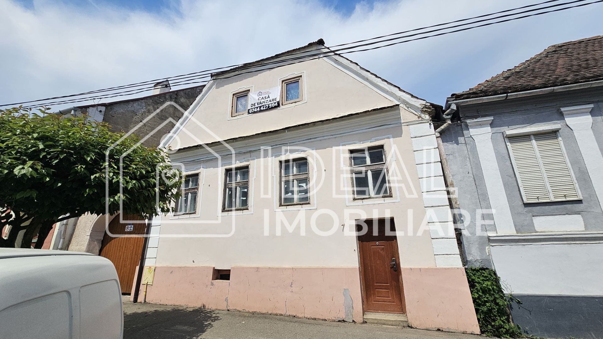 Casă veche, solidă, cu 4 camere, pivniță boltită și 4 băi – zonă centrală - Poză 1