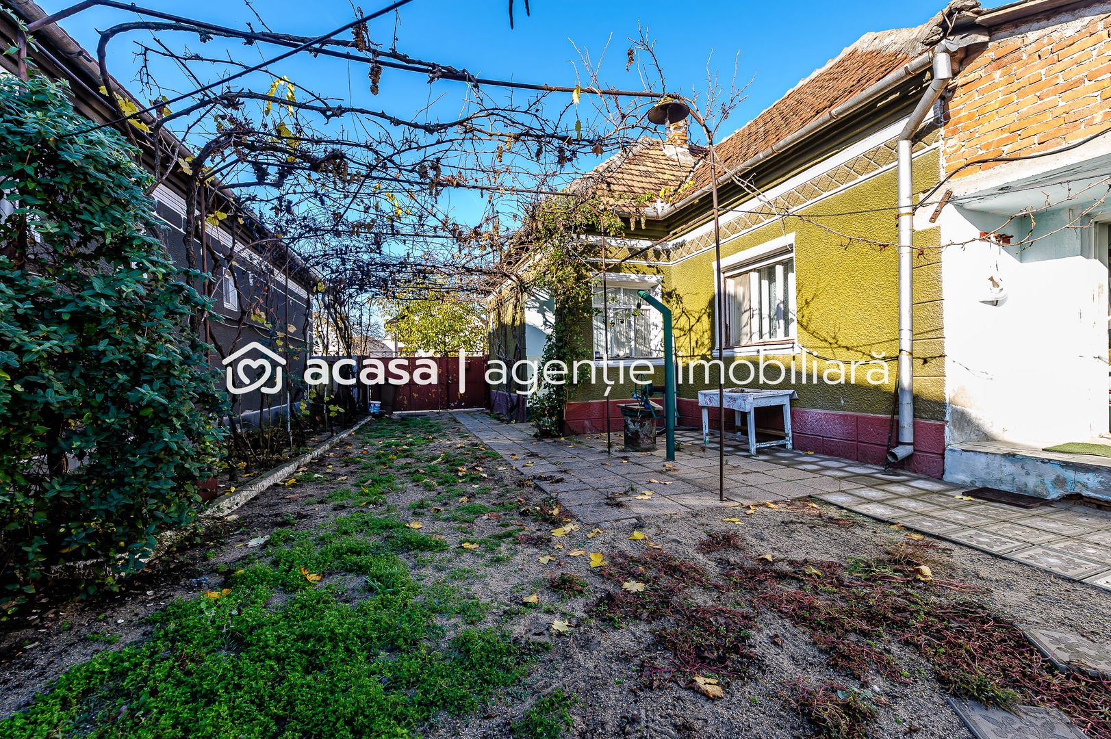 VANDUT! Casa din caramida 3 camere - Teren 755 mp - Livada, Arad - Poză 2