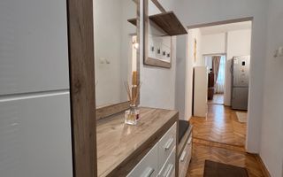 Apartament de vânzare 2 camere decomandate zona Str. Constituției/9mai - Poză 2