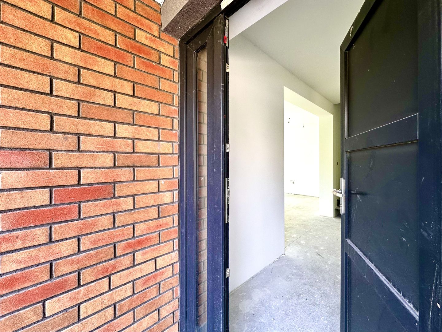 Casa individuala - 172 mp util - terasa rooftop cu jacuzzi , 550 teren - Poză 3