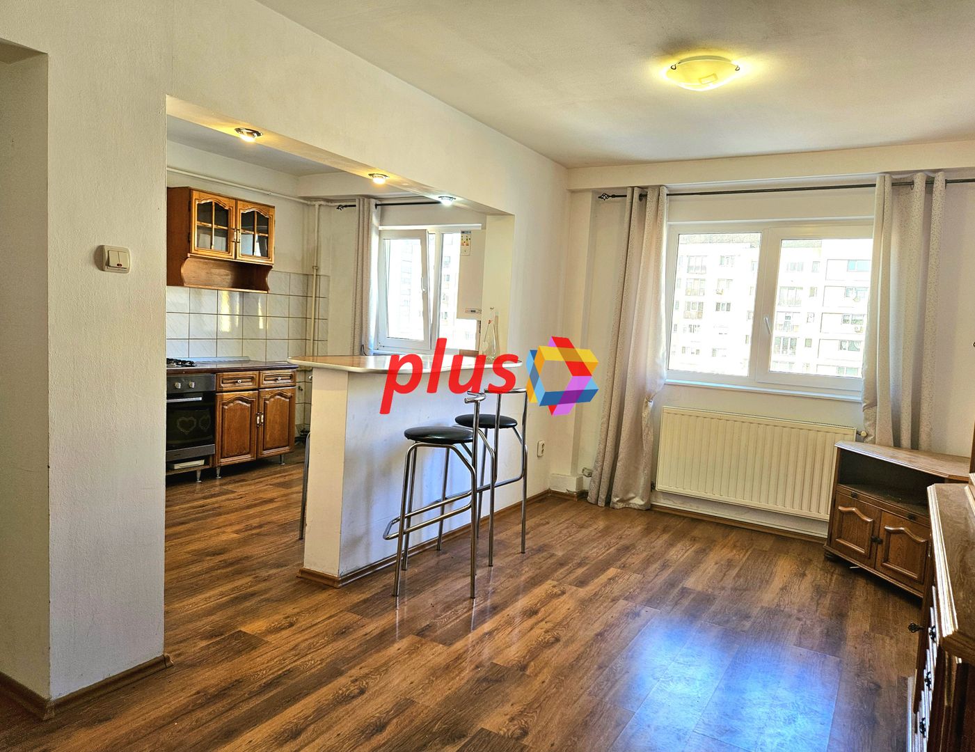 Apartament cu trei camere, zona Racadau 70 mp - Poză 2