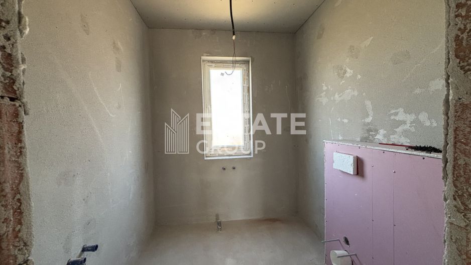 Casa individuala cu 4 camere in Mosnita Noua zona Castel - Poză 14