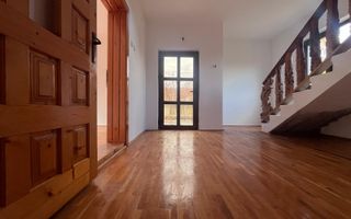 Vanzare casă spațioasă cu teren generos în Cândești Vale–jud Dambovita - Poză 11