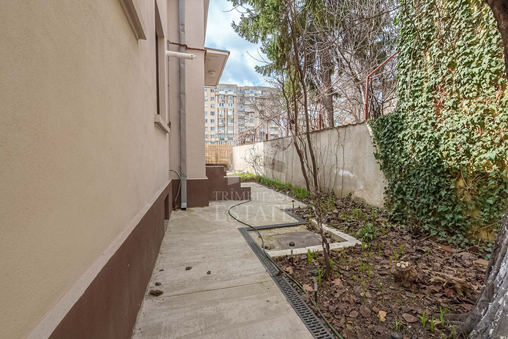 Piata Muncii - Decebal, casa 87 mp totali, 179 mp curte libera, - Poză 10