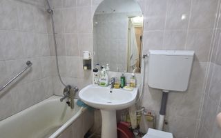 Inchiriere apartament 3 camere Secuilor 10 min metrou Brancoveanu - Poză 10