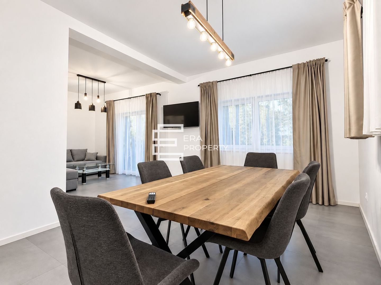 Casa de inchiriat 4 camere, 2 bai, curte si terasa | Selimbar - Poză 1