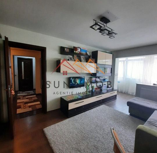 Apartament 2 camere, central, decomandat, renovat recent, CT, Campina - Poză 2