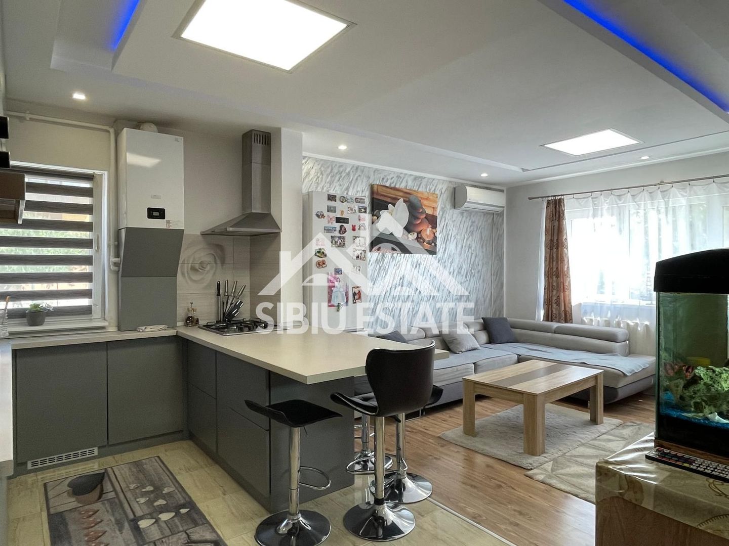 Apartament mobilat utilat 3 camere 2 balcoane–Șelimbar, Brana 123000 e - Poză 3
