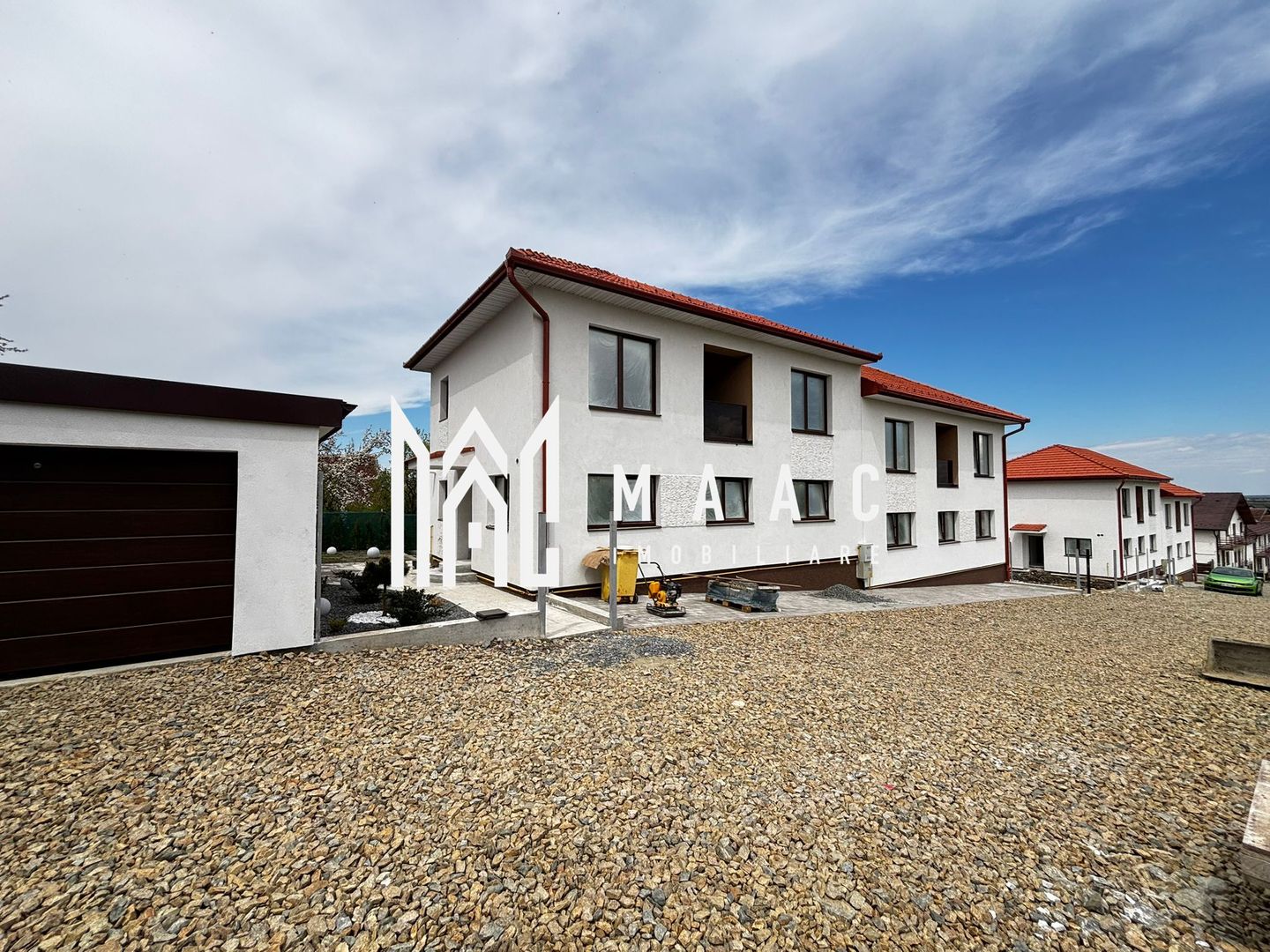 Casă Tip Duplex | 4 Camere | 2 Balcoane | Terasă | Șura Mică - Poză 1