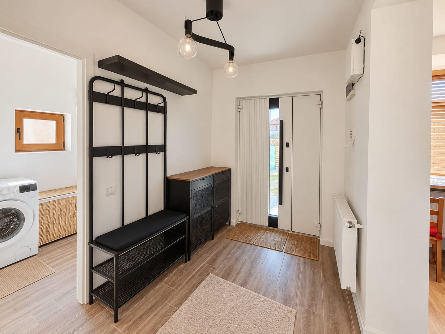 Vila cu 4 camere de închiriat | Henri Coandă | curte - Poză 5
