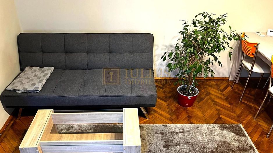 Ultra-central, 2 dormitoare, centrala proprie, langa UMFT. - Poză 3