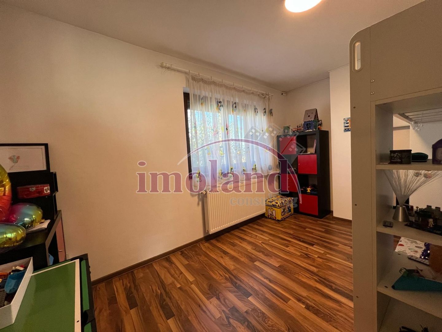 Casa cu garaj si curte - Balotesti - Poză 12