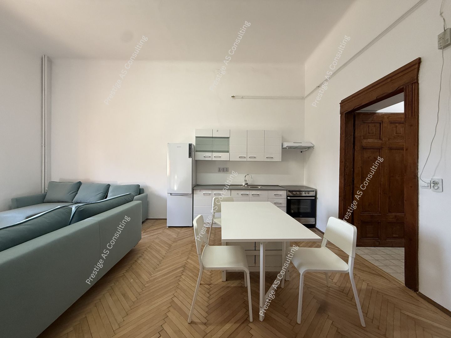Apartament Patrimonial 150 mp | Balcon cu vedere directa spre Piata Victoriei - Poză 2