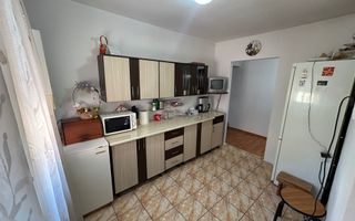 Apartament 3 camere, decomandat - zona Cetate - Poză 4