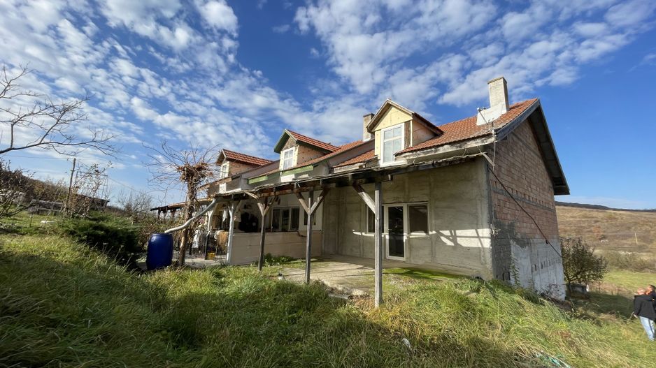 Casă semifinisată în Poienița - Poză 1