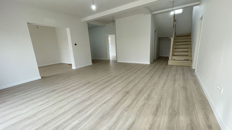 Duplex 5 camere,constructie 2024-complet finisat -Dumbravita - Poză 3