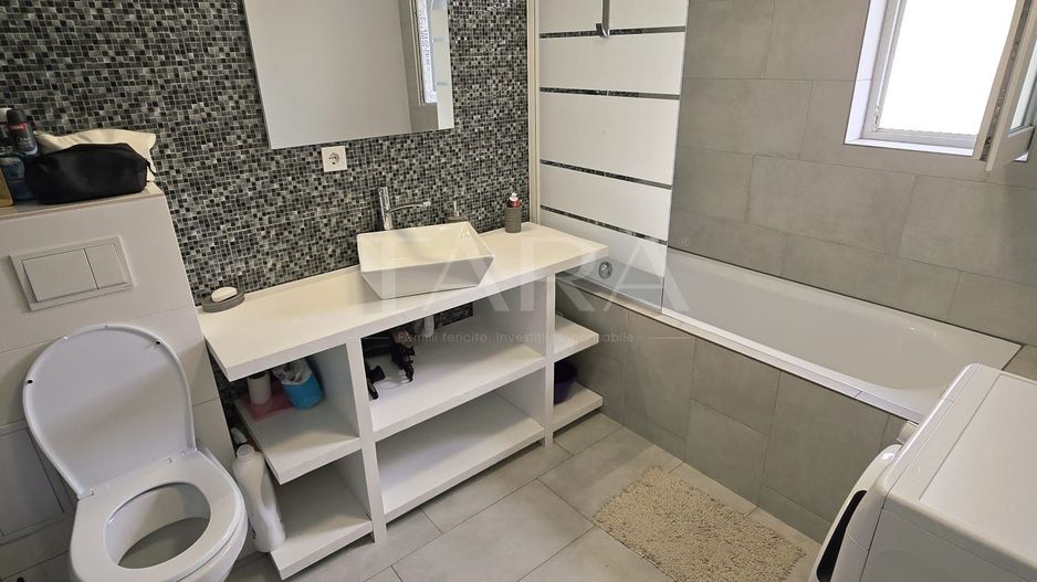 Apartament 3 camere modern cu parcare, zona Terra. - Poză 10
