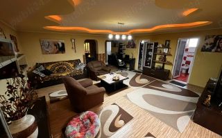 BRASADAS vinde proprietate cu 2 case 5 cam 6 ari Botizului. - Poză 10