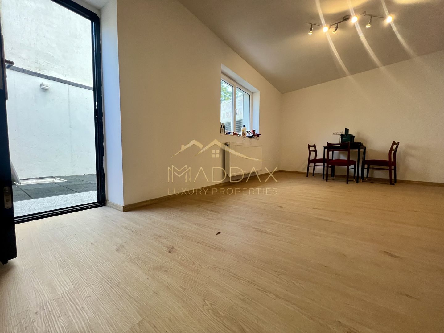 Casa **8 camere** // Domenii - Poză 34