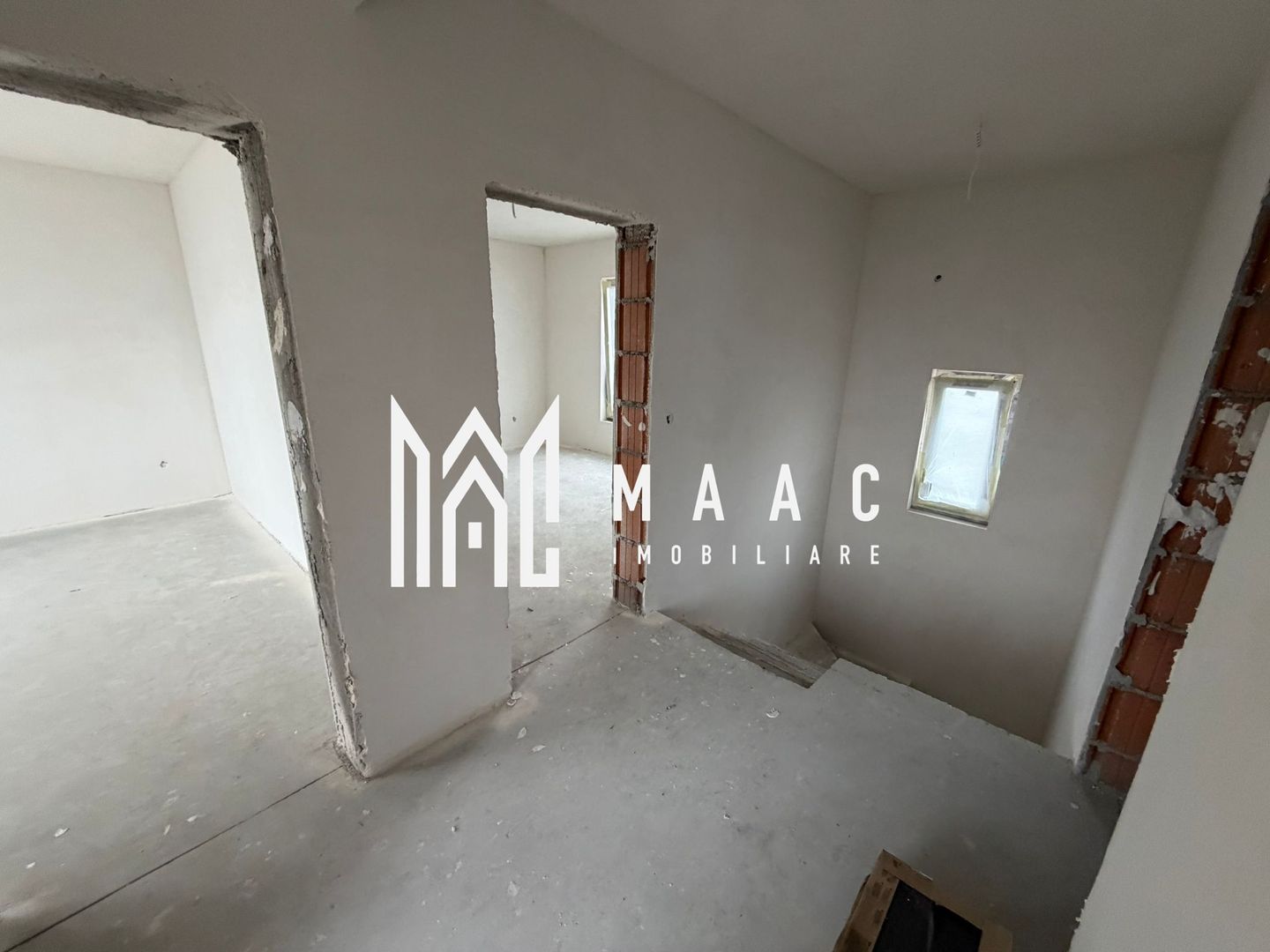 Casă Tip Duplex | 4 Camere | 2 Balcoane | Terasă | Șura Mică - Poză 11