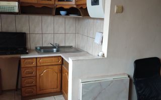 BRASADAS vinde garsoniera 24m la etajul 4/4 B-dul Closca. - Poză 3