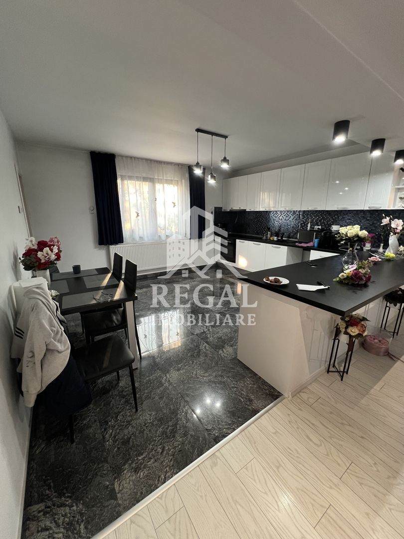 Casă modernă tip duplex, ideală pentru 2 familii – in loc. Strei - Poză 17