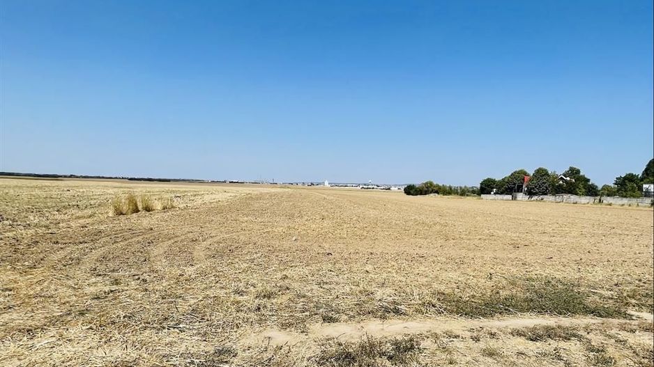 Teren intravilan 23.018 mp Oradea cu proiecte si avize pentru dezvoltari multiple - Poză 1