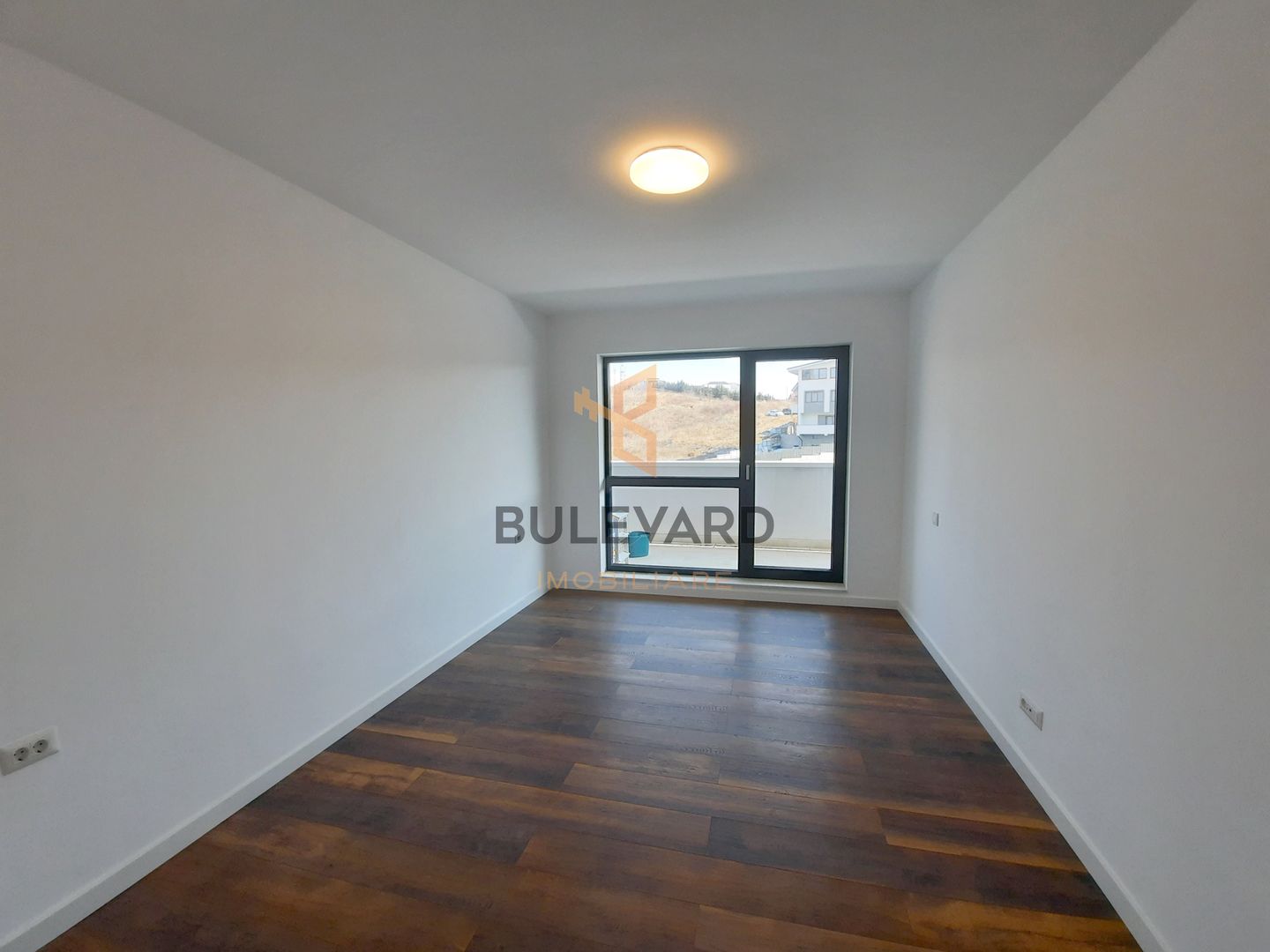 Apartament ultrafinisat de 80 mp + terase 32 mp, parcare subterana! - Poză 12