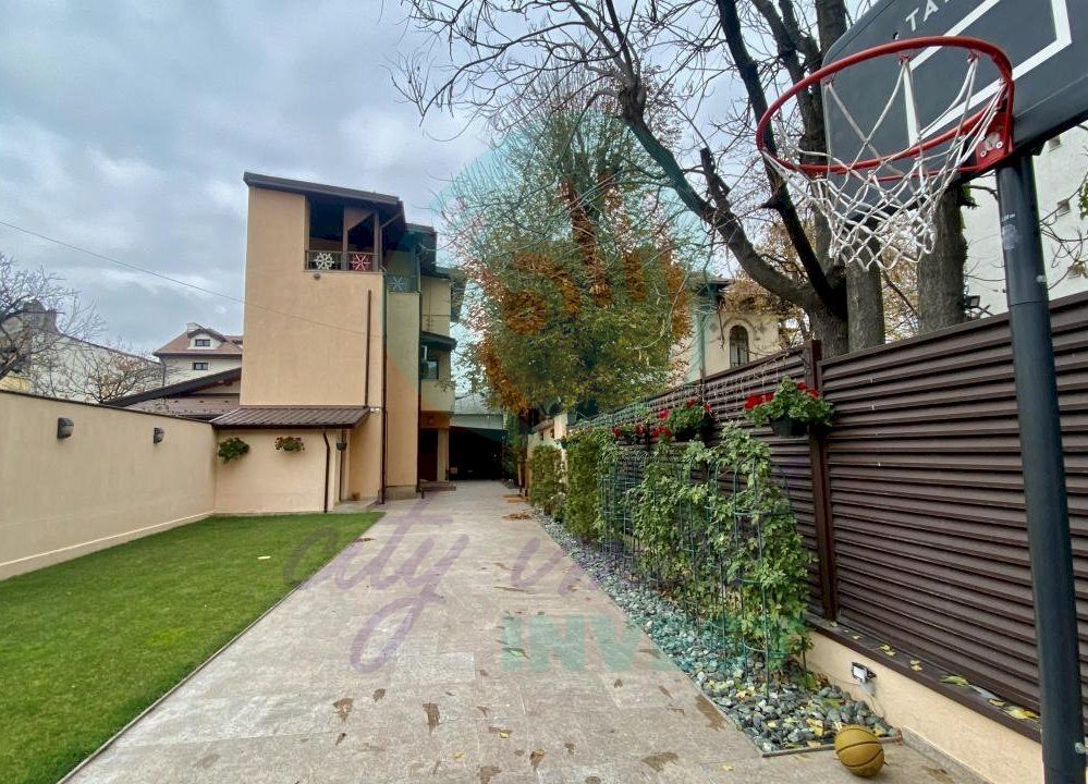 Vila cocheta cu teren de 400 mp - Poză 1