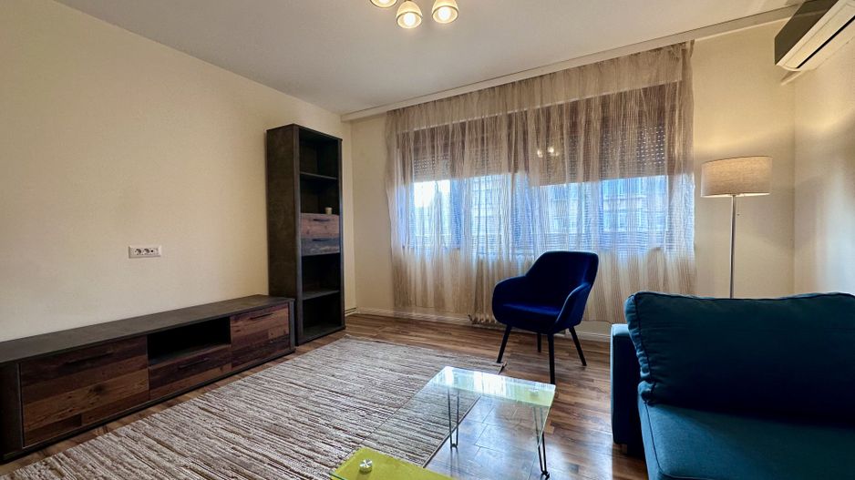 Apartament decomandat 3 camere de închiriat în Piața Bălcescu - Poză 2
