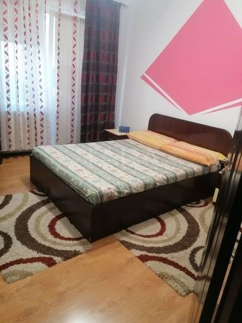Apartament cu 3 camere, 2 balcoane și parter inalt în Florești. - Poză 2