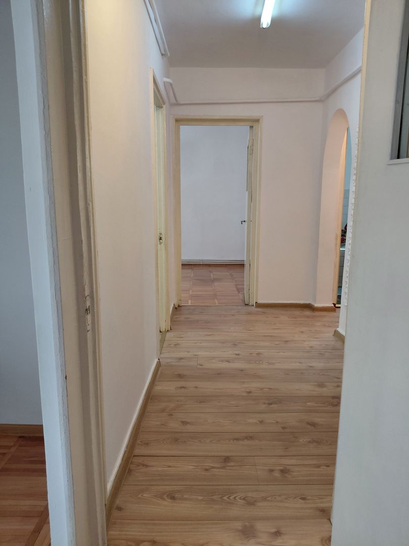 Apartament 2 camere – Port, etaj 1/4 – 3 balcoane, centrală, geam la baie - Poză 8