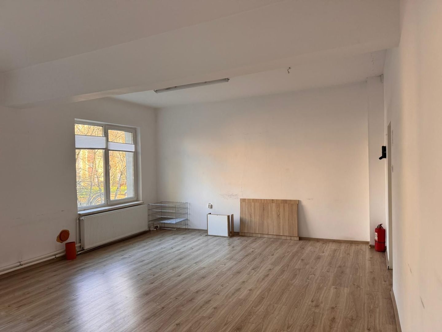 Cladire birouri / spatiu comercial - 584 mp  - Comision ZERO - Poză 3