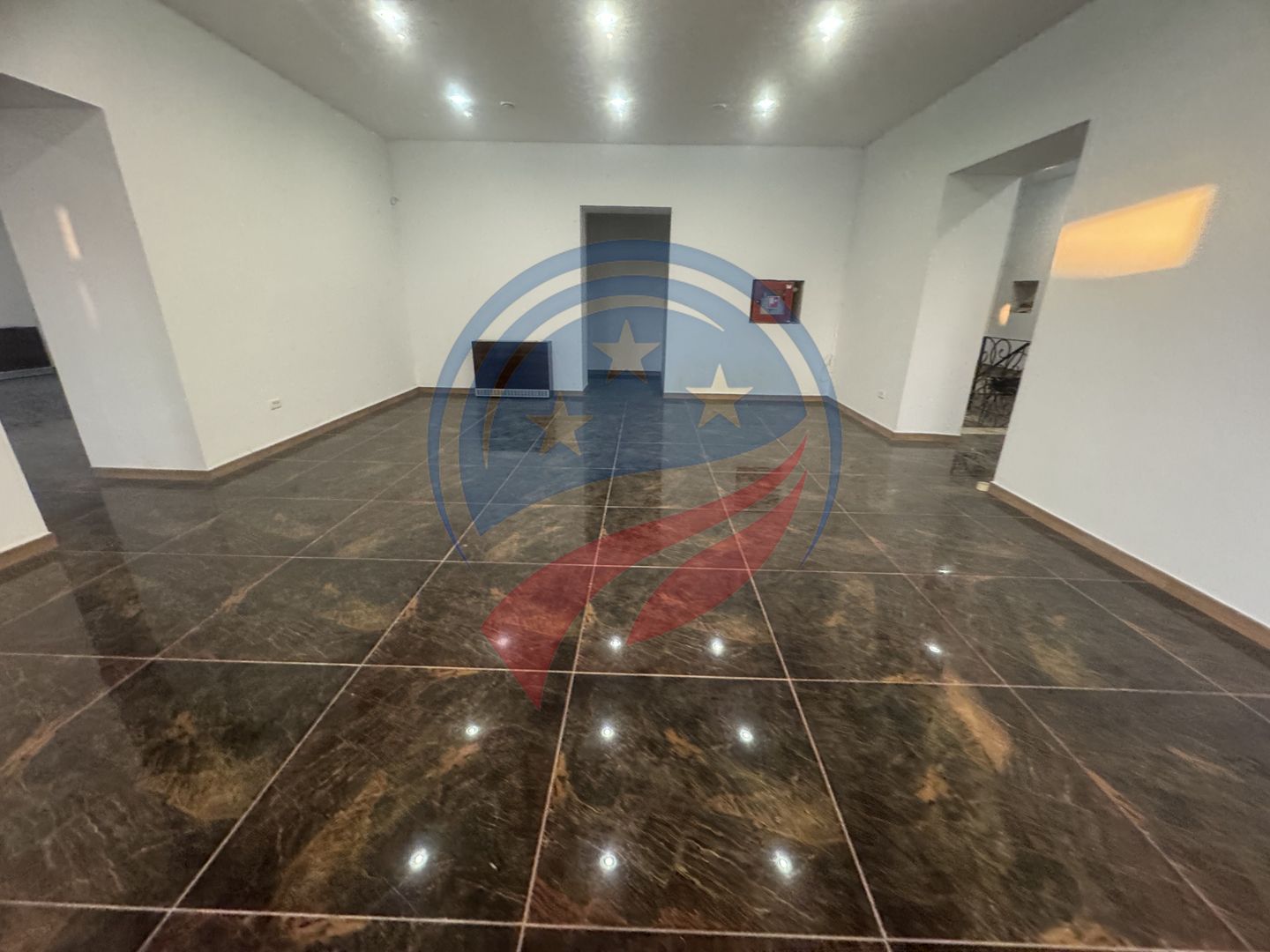 Spațiu de închiriat ultracentral – ideal pentru afacerea ta! - Poză 4