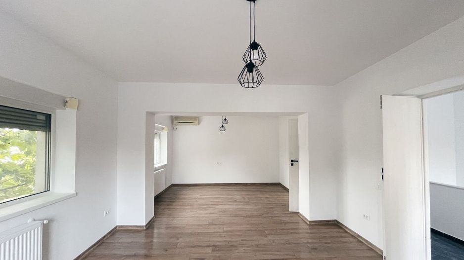 Vila cu terasa si curte de inchiriat (ideal firma), Parcul Carol - Unirii - Poză 4