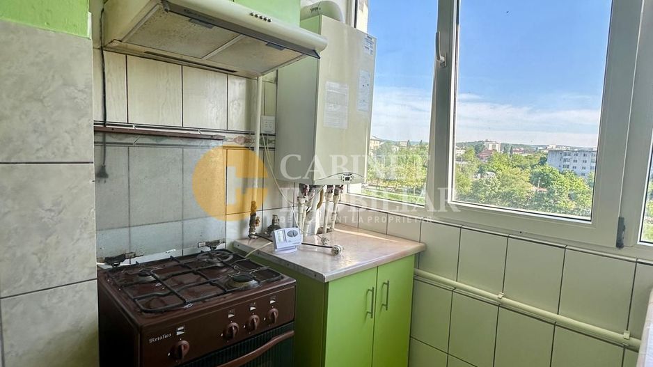 2 Camere Decomandat - Zona Alexandru Cel Bun - Bloc din 1983 - Poză 8