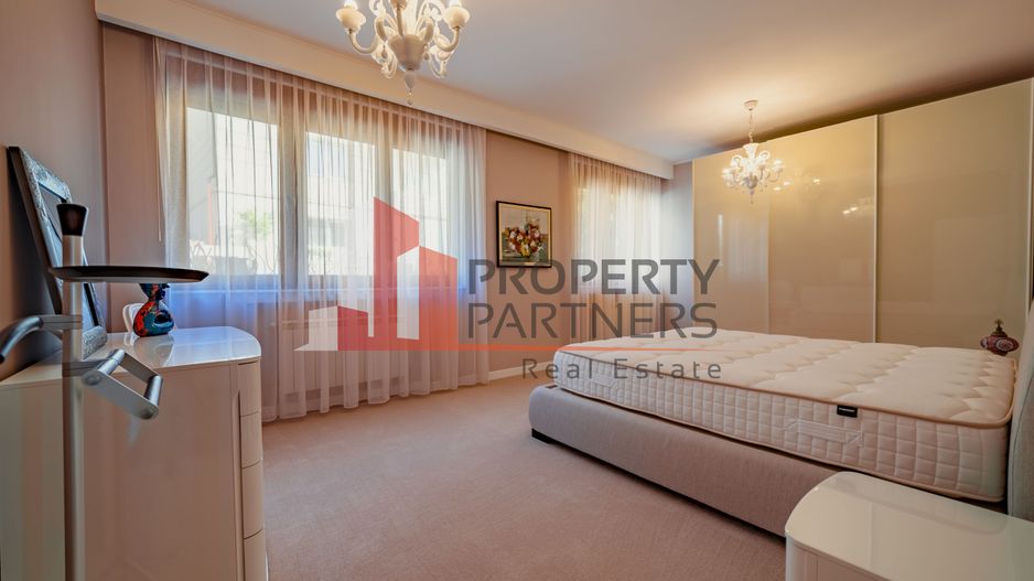 Vilă cu vedere panoramică – Central Brașov - Poză 4