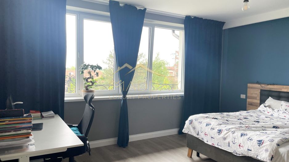 Vila Paradisul Verde ,  vedere  spre lac  **** curte 700 mp - Poză 14