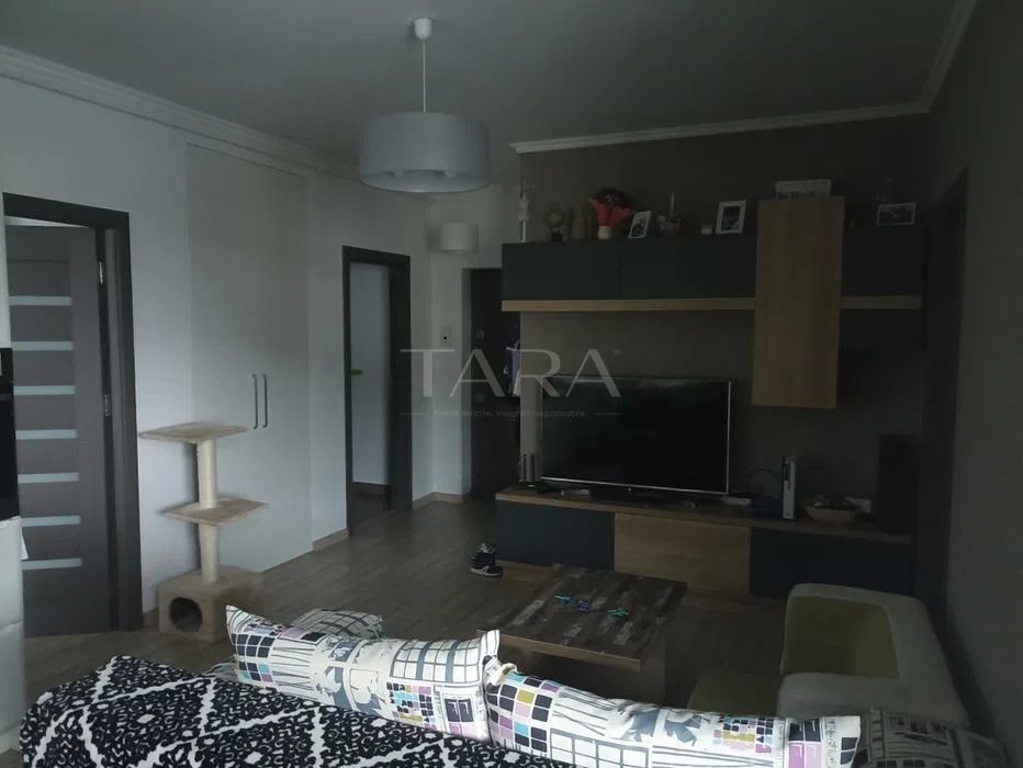Apartament cu 3 camere de vanzare in Floresti - Poză 3