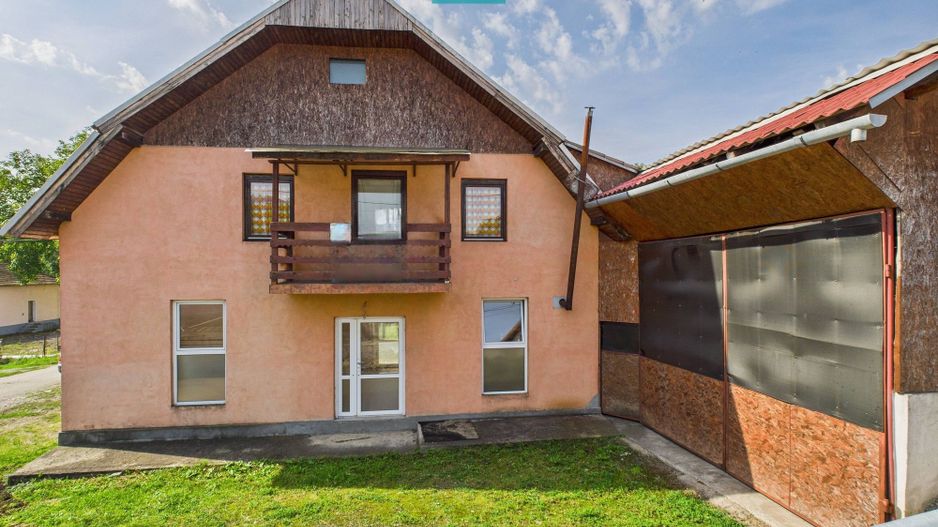 Casă și centru comercial, în localitatea Lazuri - Poză 1