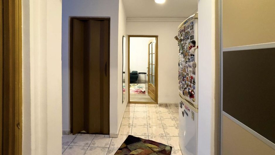 Apartament 2 camere decomandat, renovat,mobilat,utilat,centrala - Poză 1