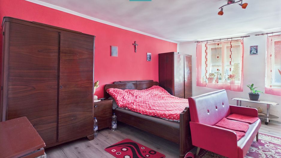 Casă la doar 6km de graniță cu România - Poză 7