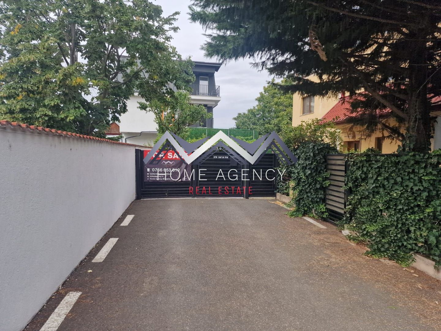 Casă individuală P+1+M cu garaj și terase spațioase – Otopeni Central - Poză 2