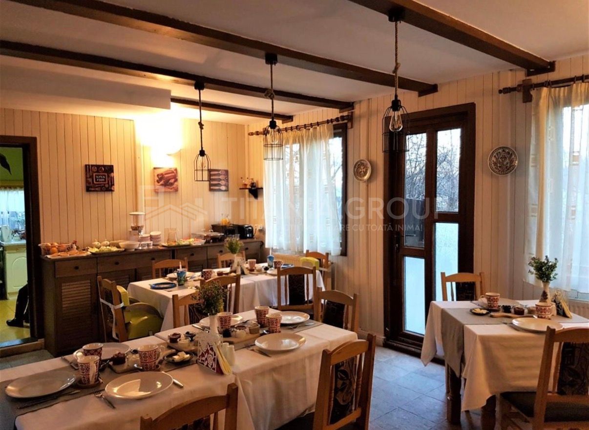 Pensiune, vilă și cafenea în Bran - Business funcțional, teren 2200 mp - Poză 9