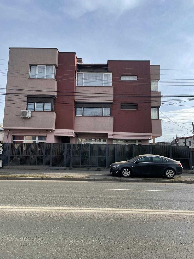 Vand imobil P+2 zona salaj rahova cu doua spatii comerciale - Poză 1