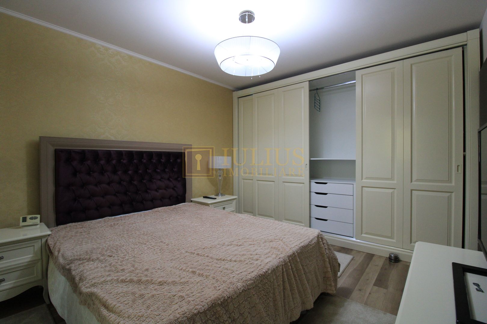 Mobilat modern, loc parcare inclus. - Poză 11
