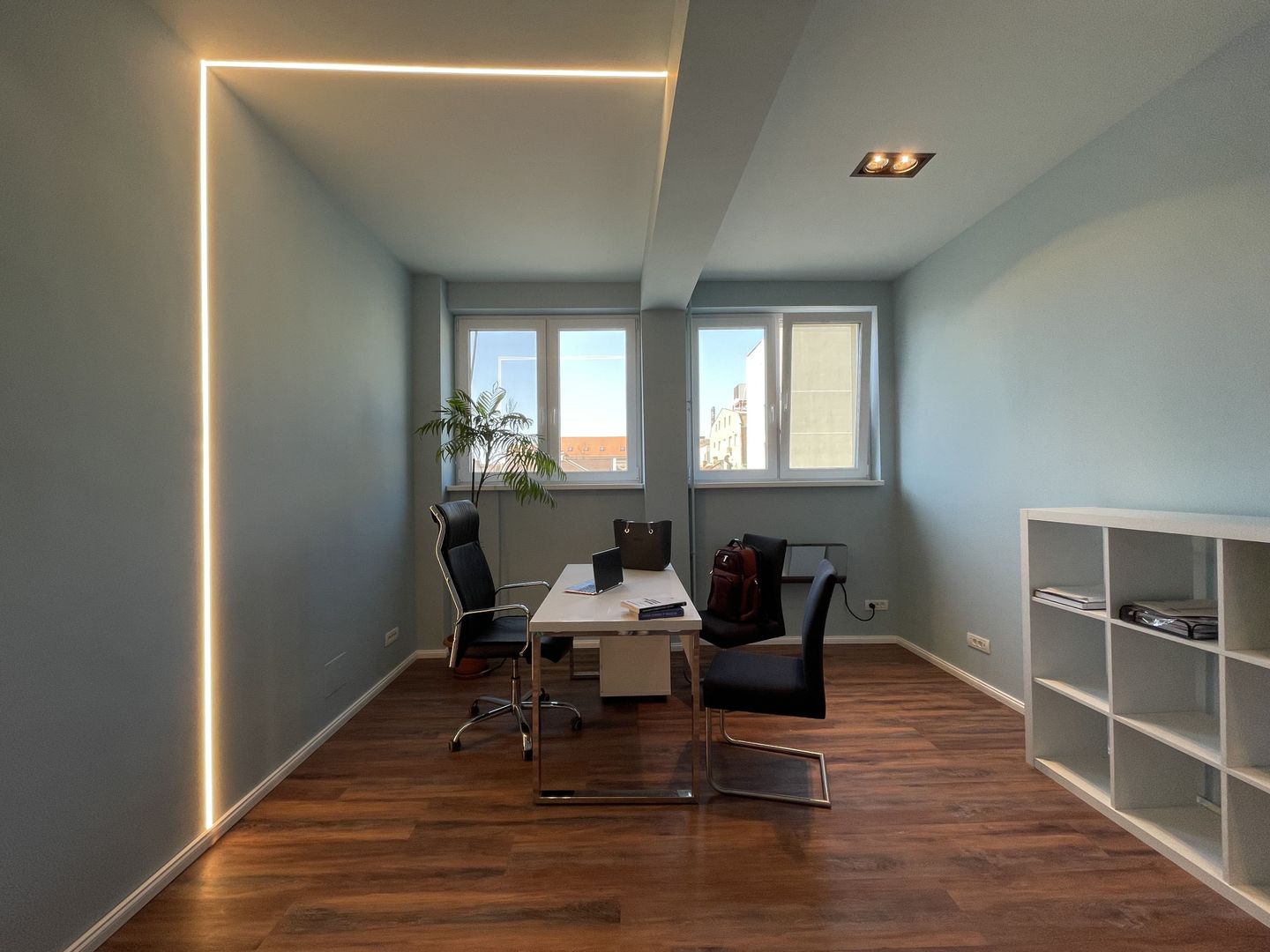 INCHIRIAT - Spatiu Birou " LA CHEIE " | Cheltuieli incluse | P-ta Maria - Com 0% - Poză 2