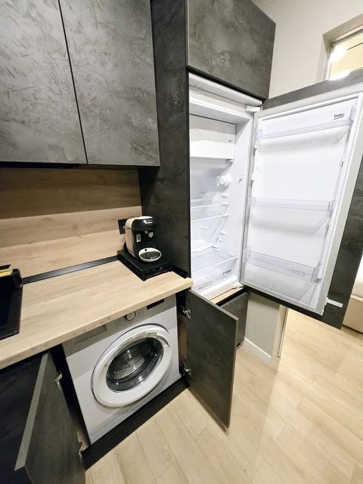 Studio Ultramodern cu Jacuzzi, Mobilat și Utilat Complet - Poză 8